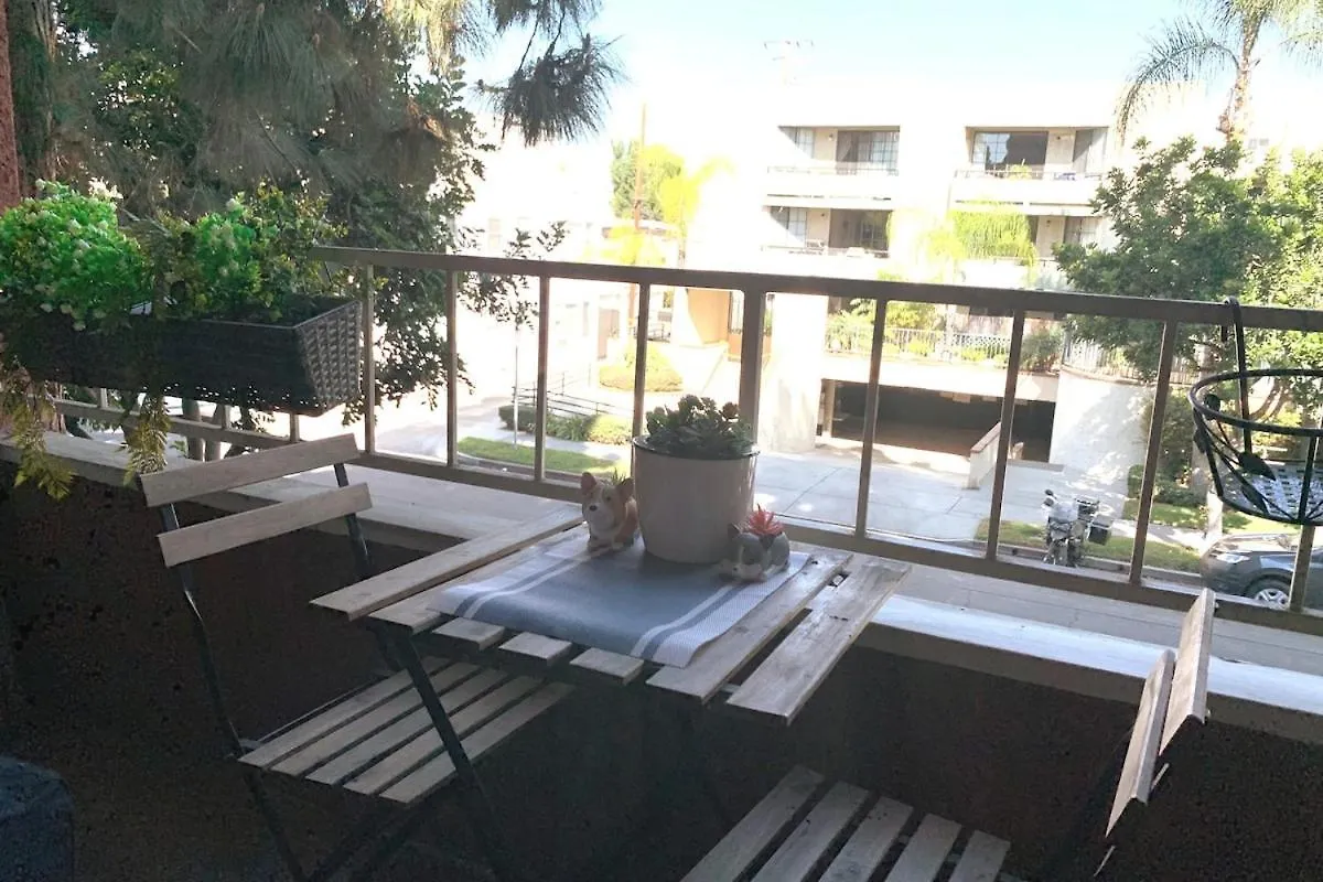 Sunny Retro Row Condo- Walk To Beach! Long Beach United States
