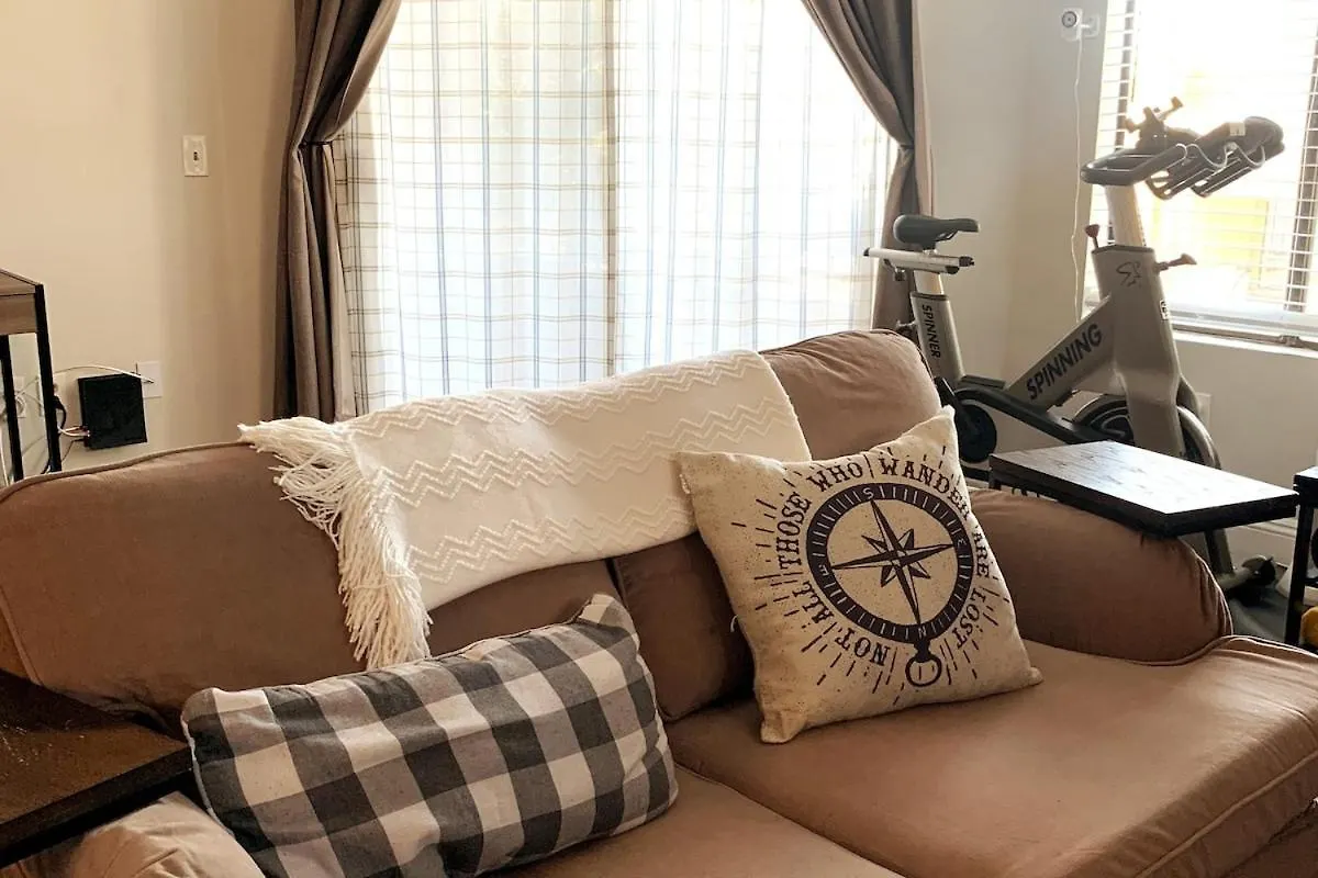 Sunny Retro Row Condo- Walk To Beach! Long Beach 0*,  United States